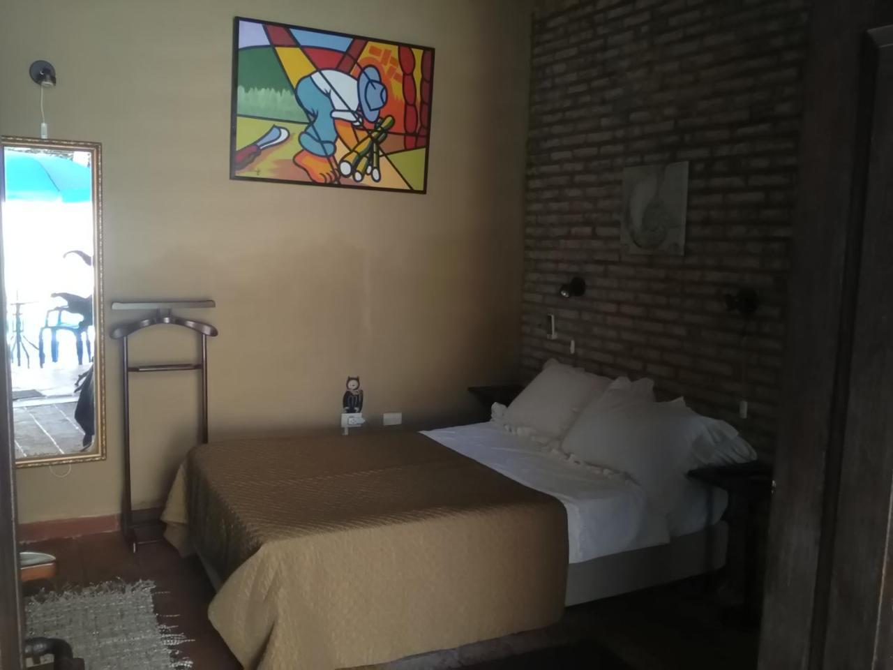 אסונסיון Black Cat Hostel מראה חיצוני תמונה