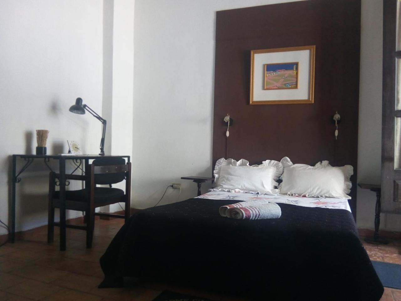 אסונסיון Black Cat Hostel מראה חיצוני תמונה